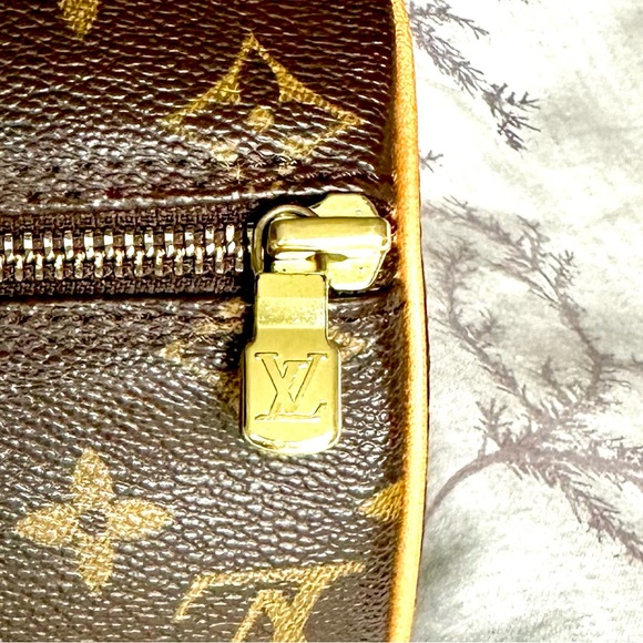 Authentic Louis Vuitton Monogram Canvas Papillion 28 Handbag (Date Code added) - Picture 7 of 16